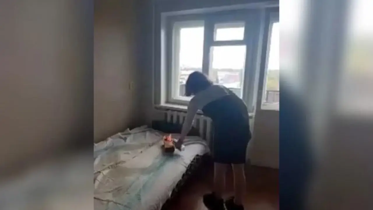 Татаристонда бир қиз интернет лайк учун уйини ёқди