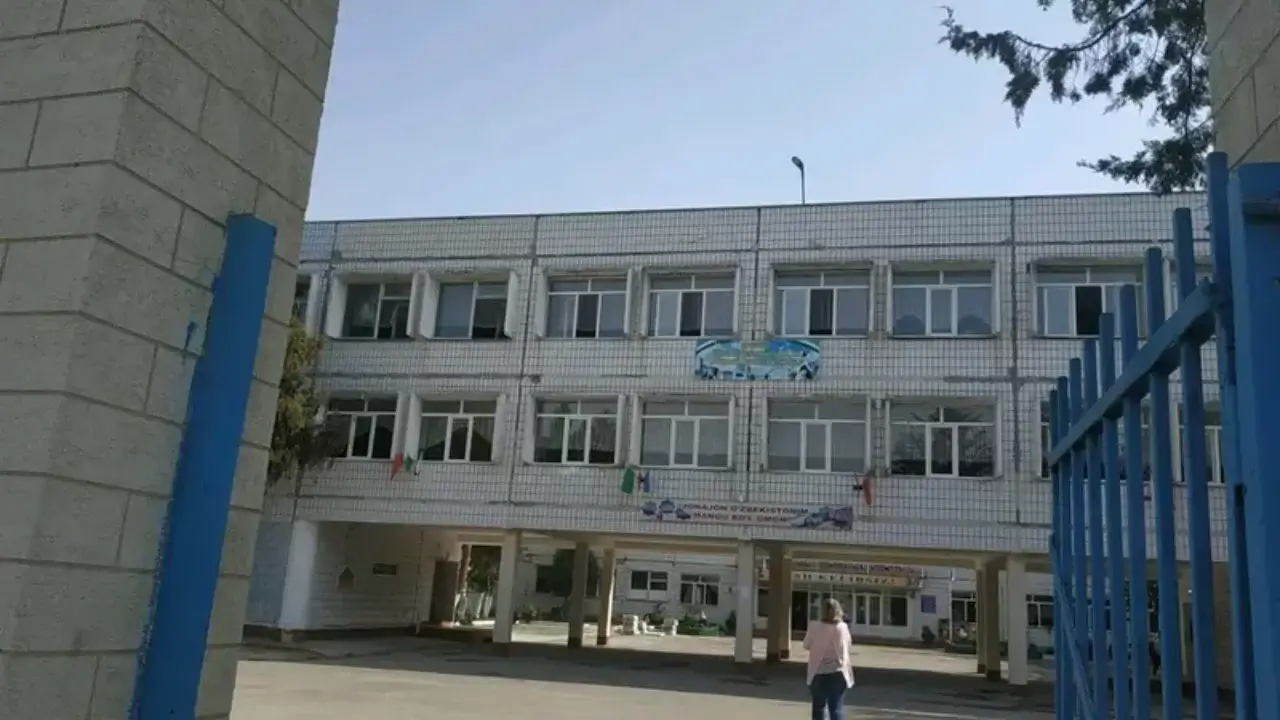 In Tashkent, the director of School No. 62 was found to have insulted teachers.