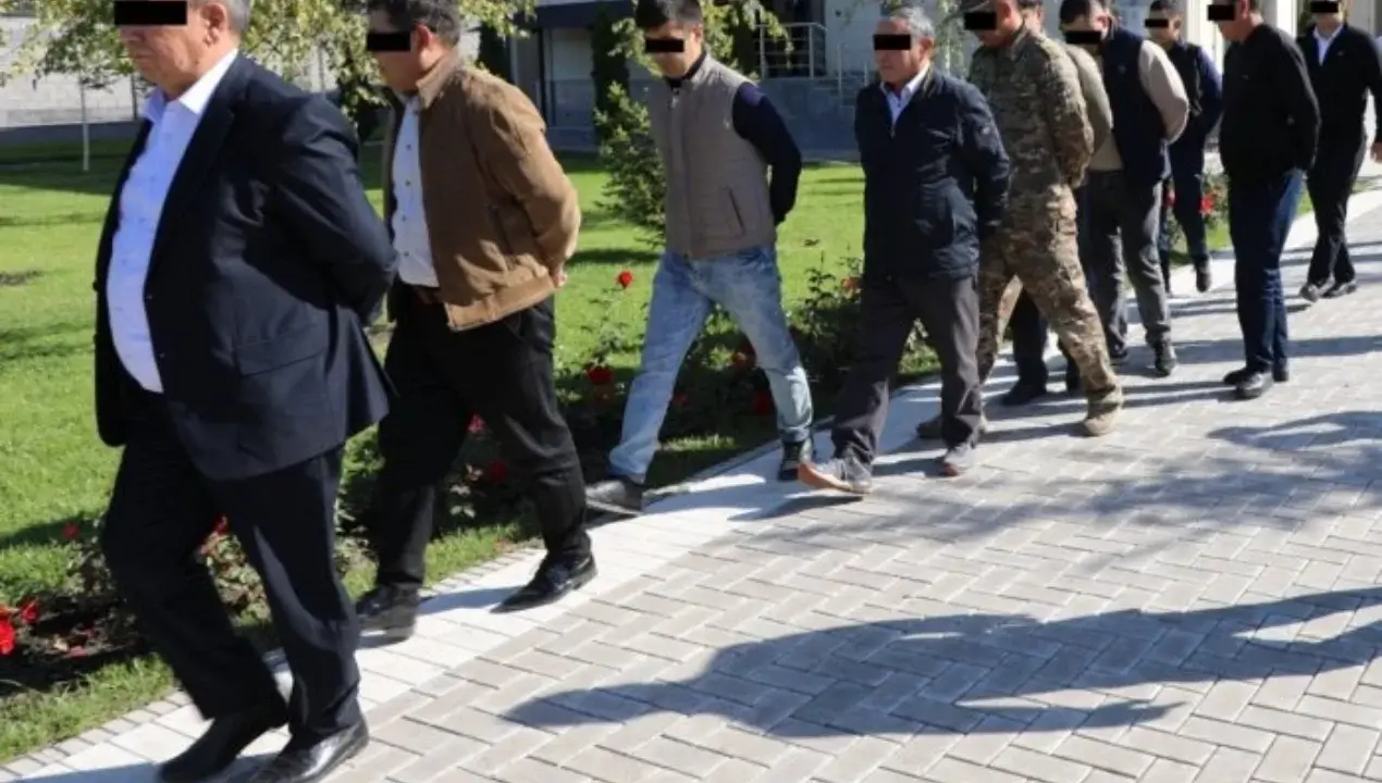 Қирғизистонда 24 мансабдор контрабандада гумонланиб қўлга олинди