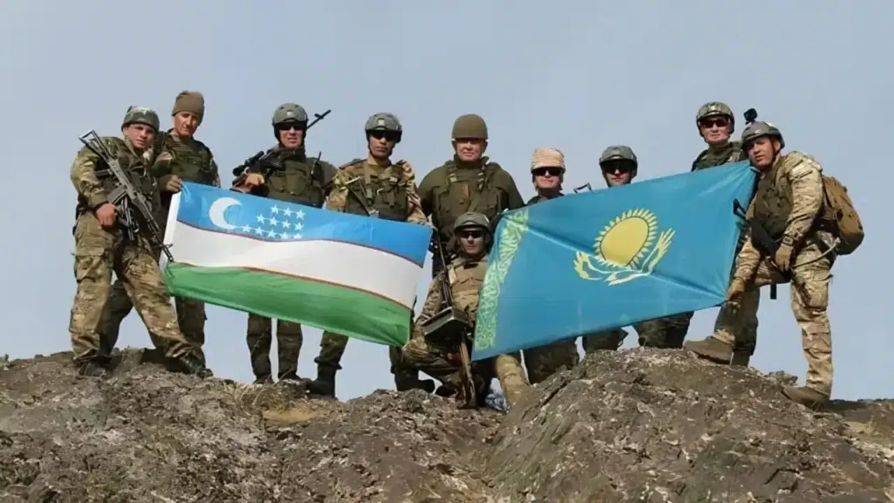 Казахстан и Узбекистан договорились о военных учениях