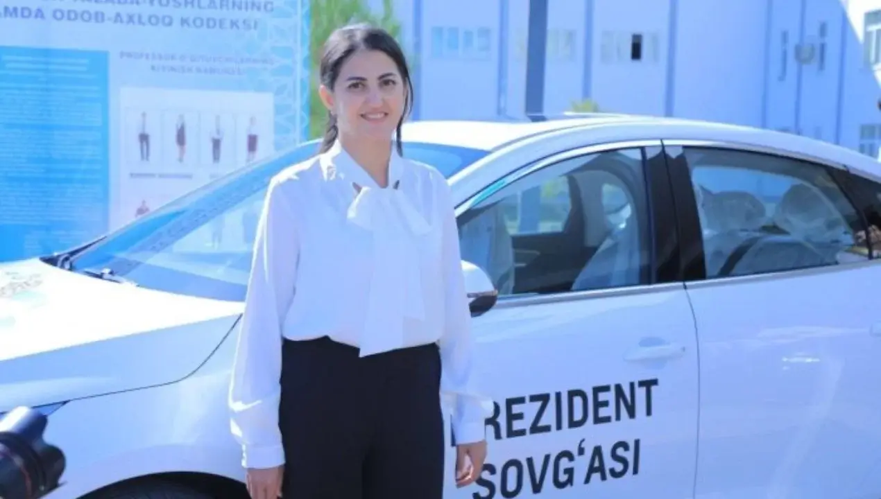 Prezident fidoyi o‘qituvchiga BYD Chazor avtomobilini sovg‘a qildi