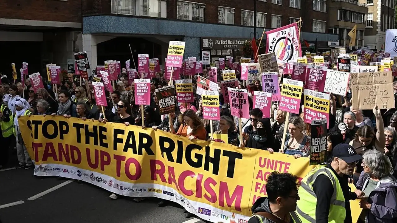 110,000 citizens participated in a mass protest against immigration in London.