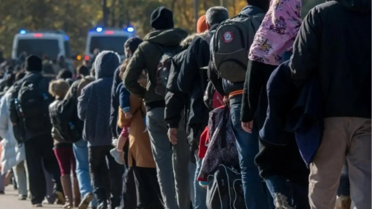 Finlyandiya Rossiyadan qochganlarni ommaviy deportatsiya qilmoqda