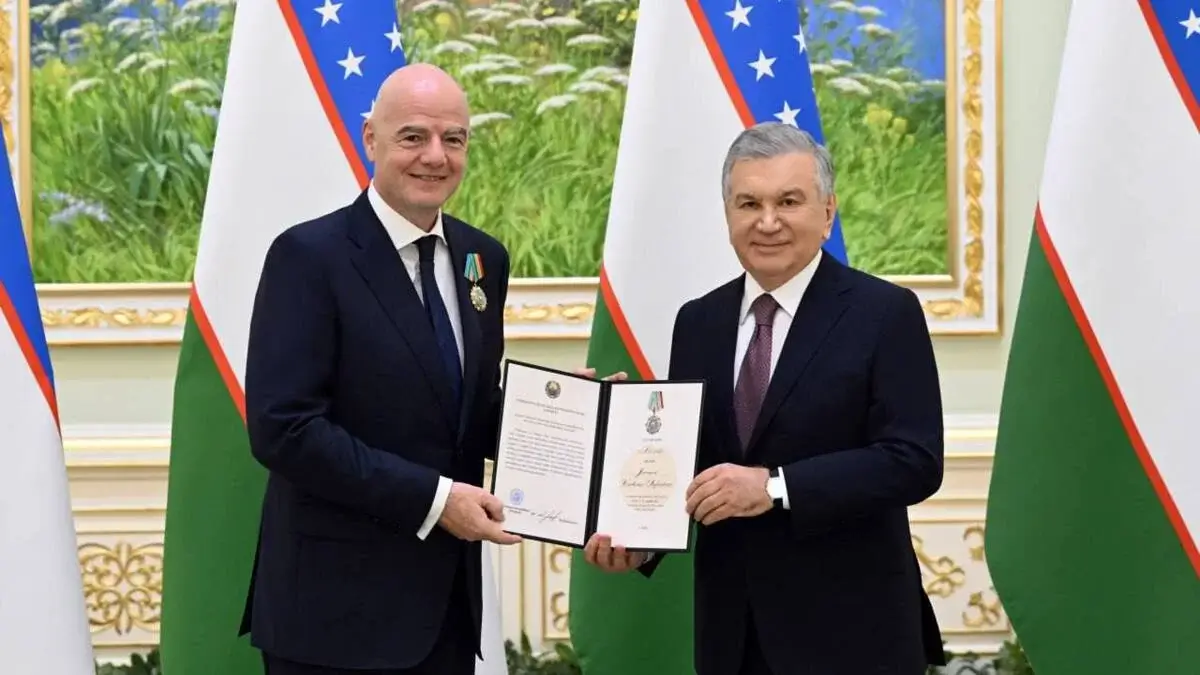 Shavkat Mirziyoyev Infantinoga «Do‘stlik» ordenini topshirdi