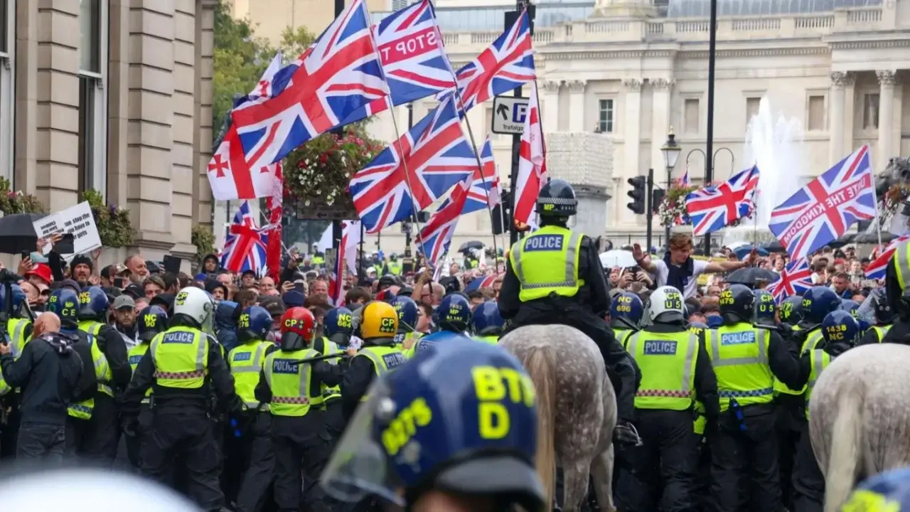 Starmer: We will not give our flag to violence