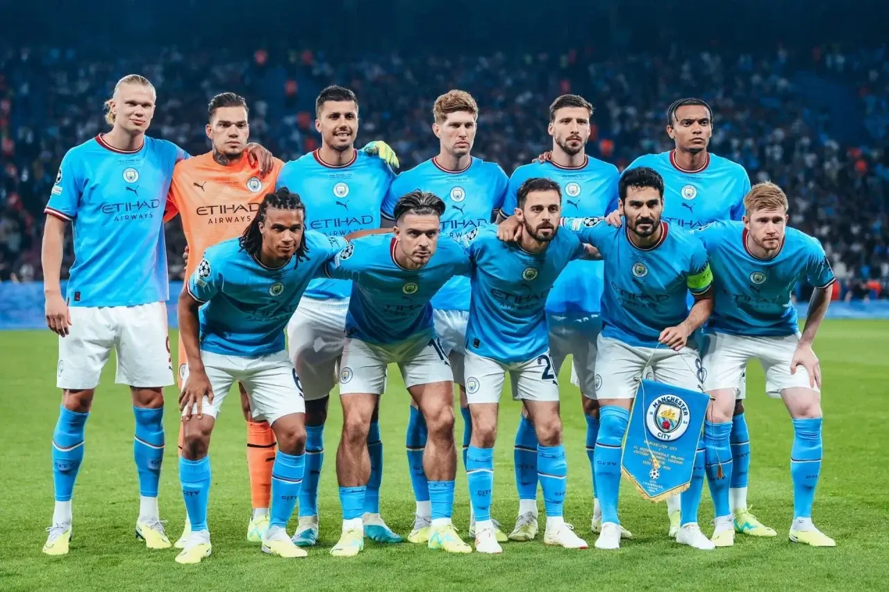 Manchester City confidently defeated Huddersfield