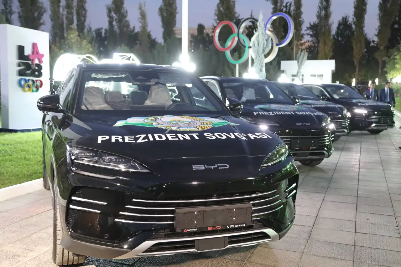 Чемпионам мира вручены денежные призы и автомобили BYD