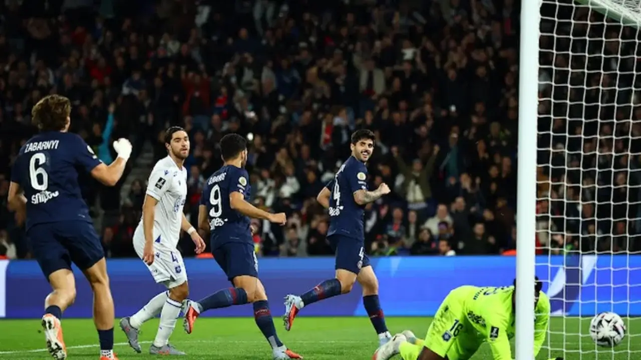 PSG confidently defeated Auxerre at home
