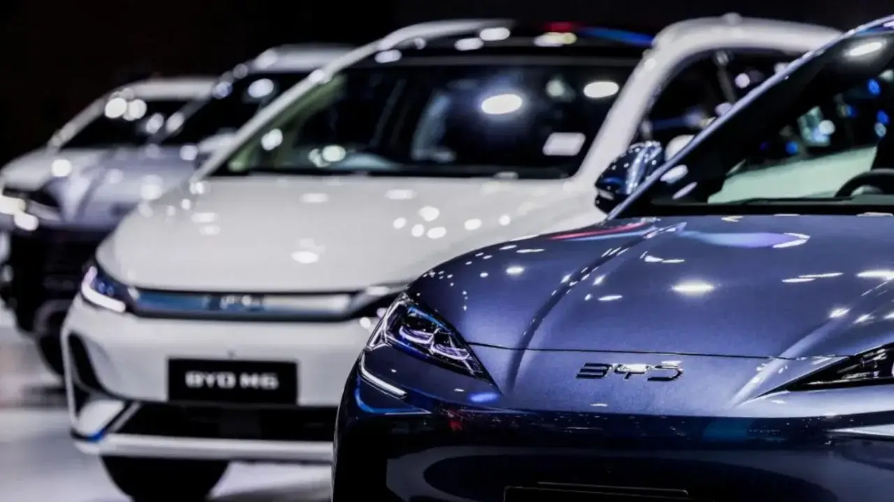 Хитойда электромобил уруши: BYD фойдаси кескин камайди