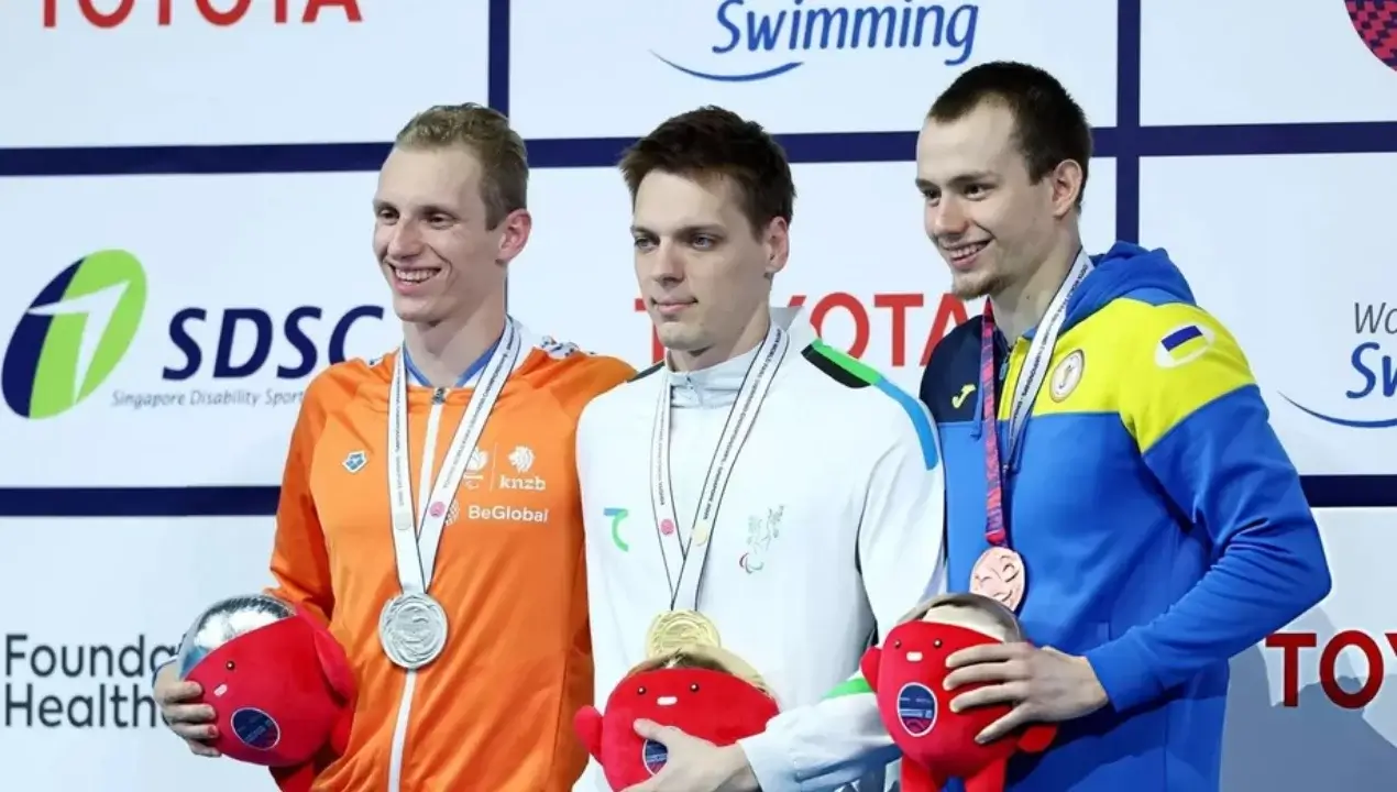 Болотов 100 метрга чалқанча сузишда жаҳон чемпиони бўлди