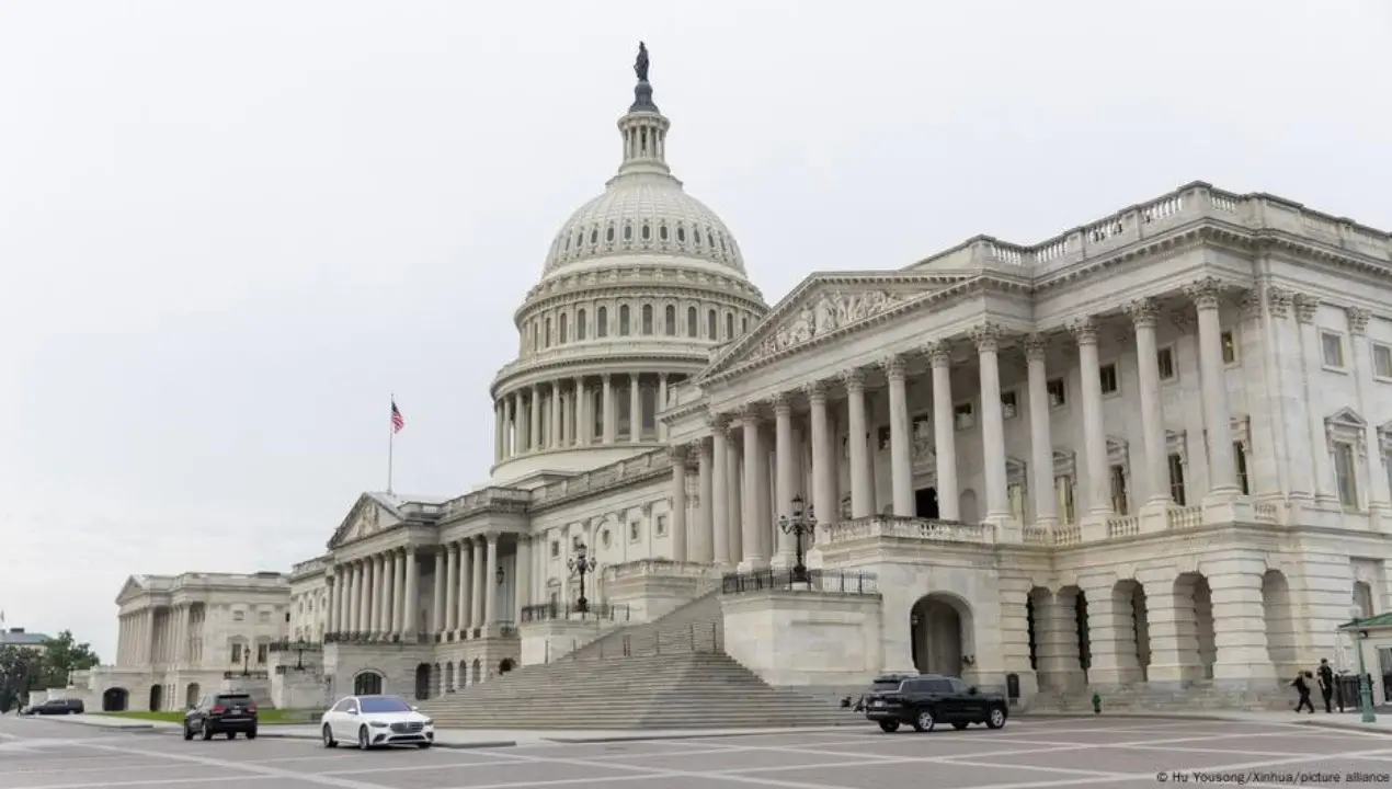 US government on the verge of shatdown, Senate couldn't agree
