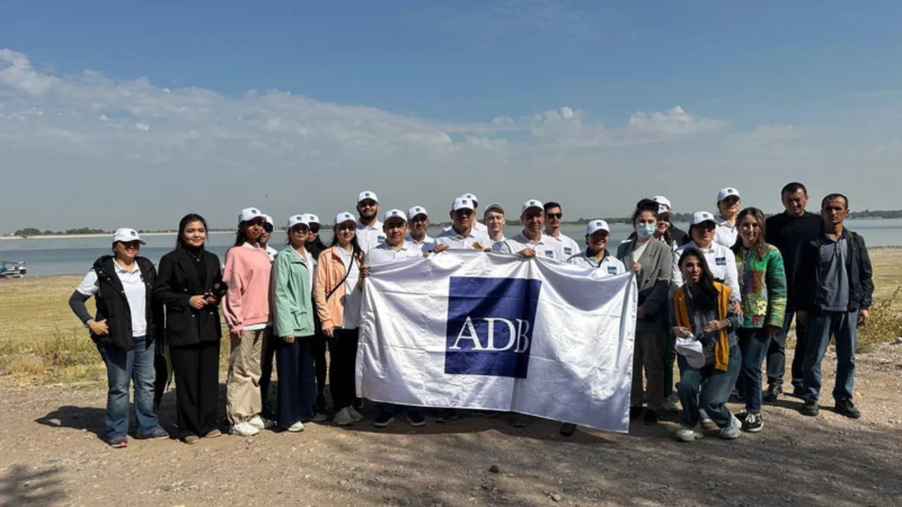 300 kilograms of waste cleaned from the shores of the Tashkent Sea