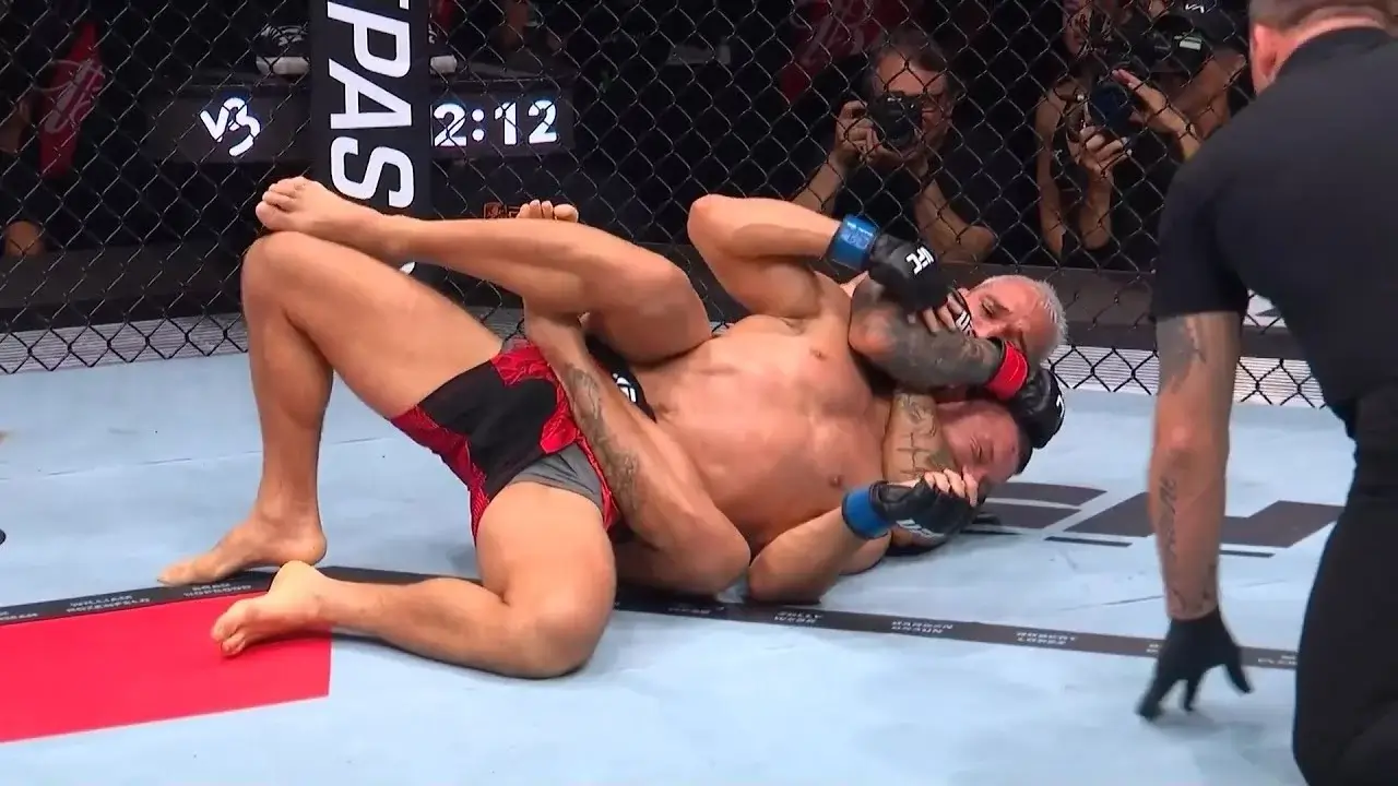 UFC Rio: Оливейра — сабмишн, Фигейреду победил по очкам