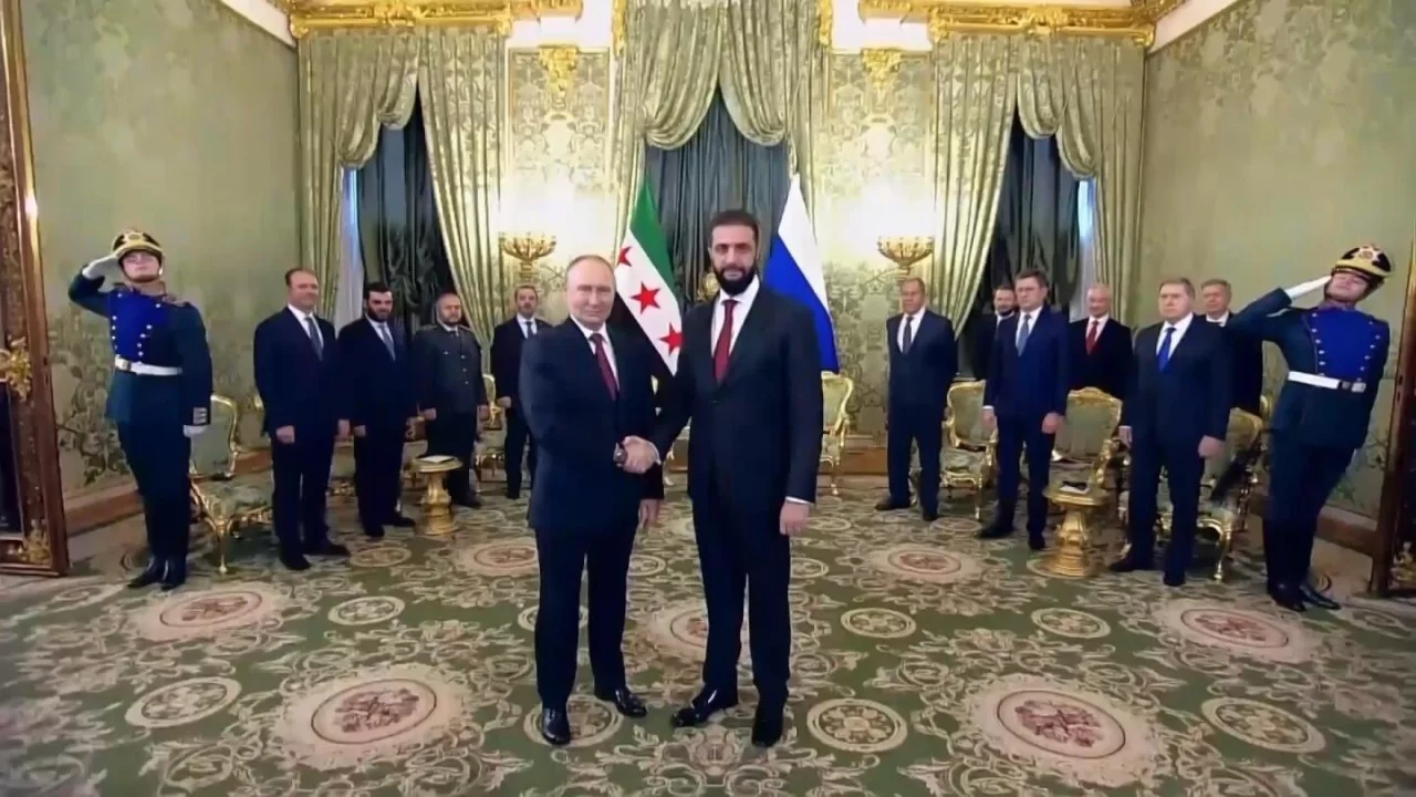 Putin va yangi Suriya rahbari uchrashdi: Kreml Asad haqida gapirishdan bosh tortdi