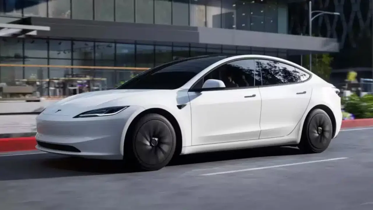 Tesla arzonroq elektromobil variantlarini namoyish qildi