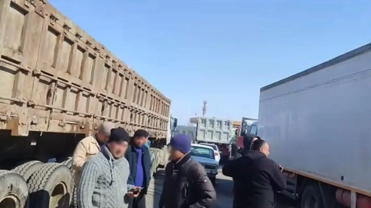 Chinozda yo‘lni to‘sib tartibsizlik chiqargan ikki kishi qamaldi