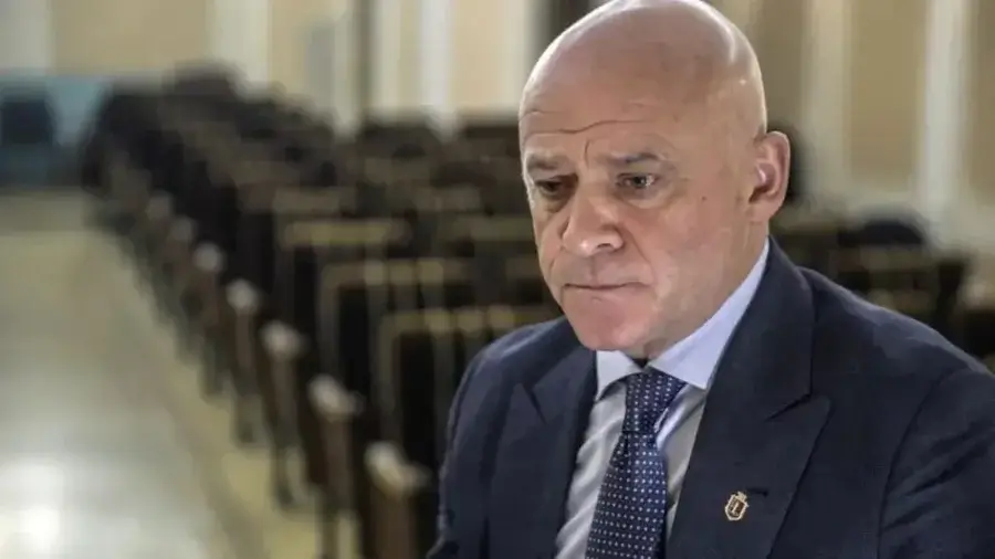 Zelenskiy Odessa meri va Poluninni fuqarolikdan mahrum qildi
