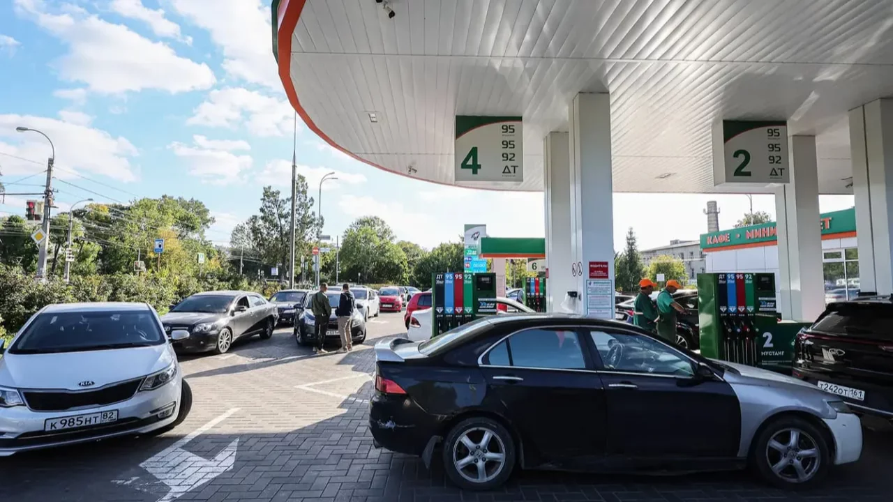 Ресейде жанармай кезектері күн санап артып келеді