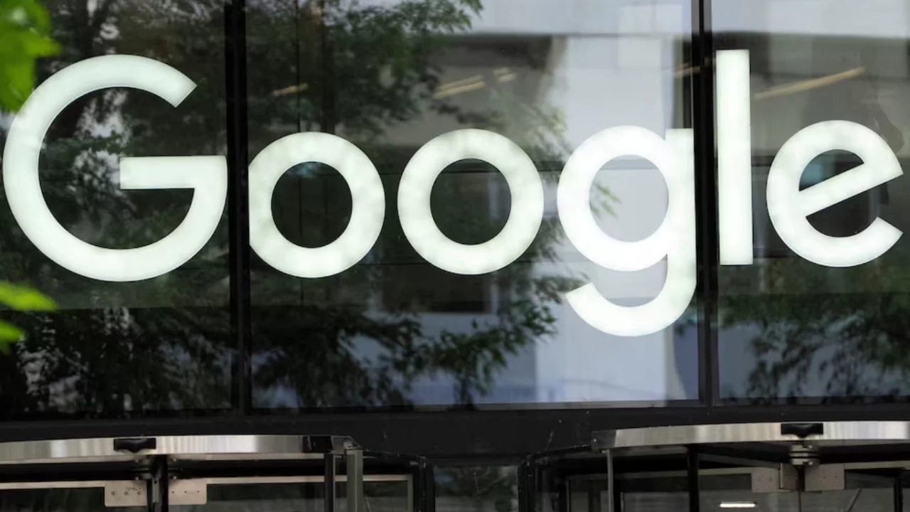 Великобритания контролирует Google