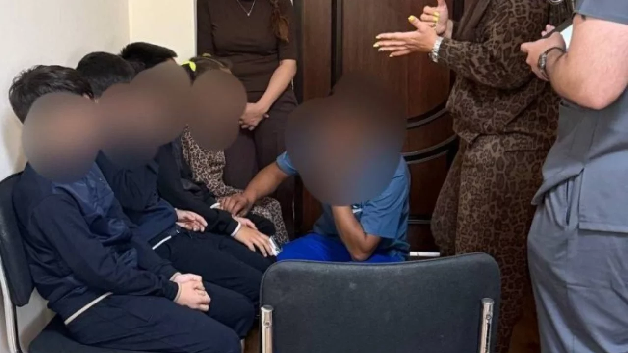 Sud qarori bilan uch nafar bola onasiga qaytarildi