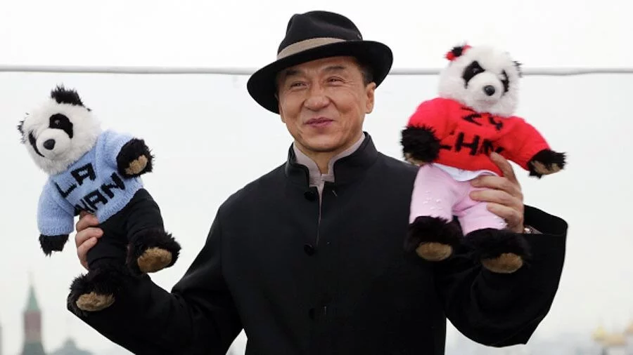 Жеки Чан «Худо зирҳи» фильмининг янги қисмини Қозоғистонда суратга олади