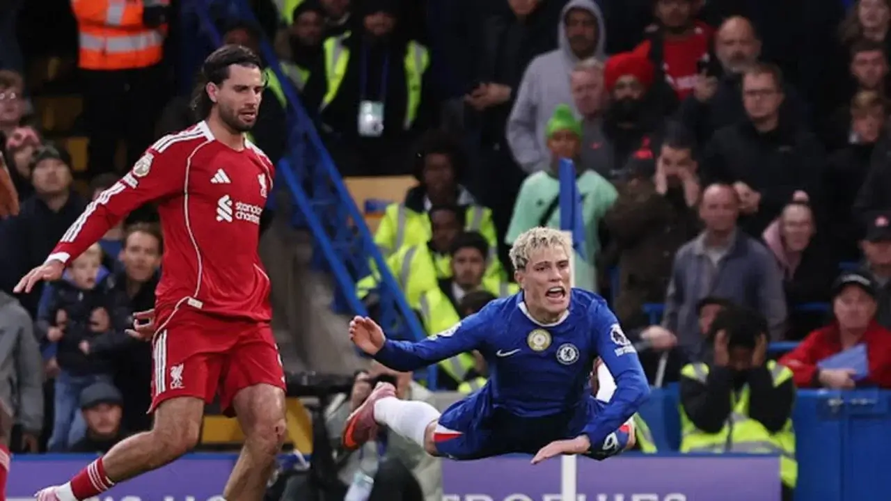 Chelsea ilk yarıyı Liverpool karşısında galibiyetle tamamladı