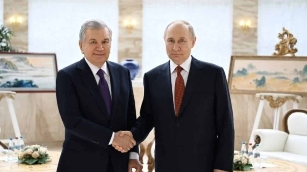 Mirziyoyev, Putin'in doğum gününü bizzat kutladı