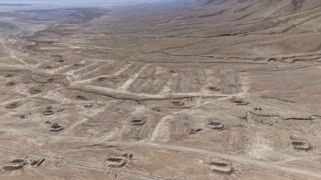 Suriye'de binlerce cesedin bulunduğu mezarlıklar gizemli bir şekilde taşındı