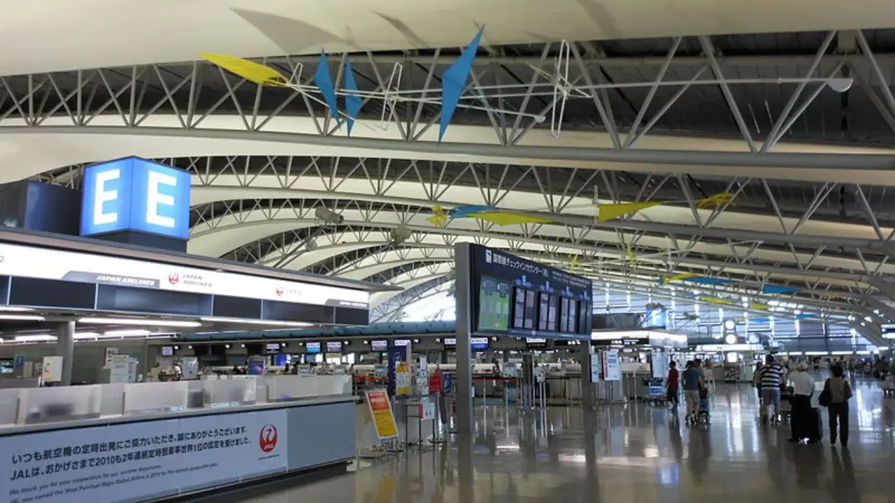 Japan's airport set a record by not losing a single cargo in 30 years