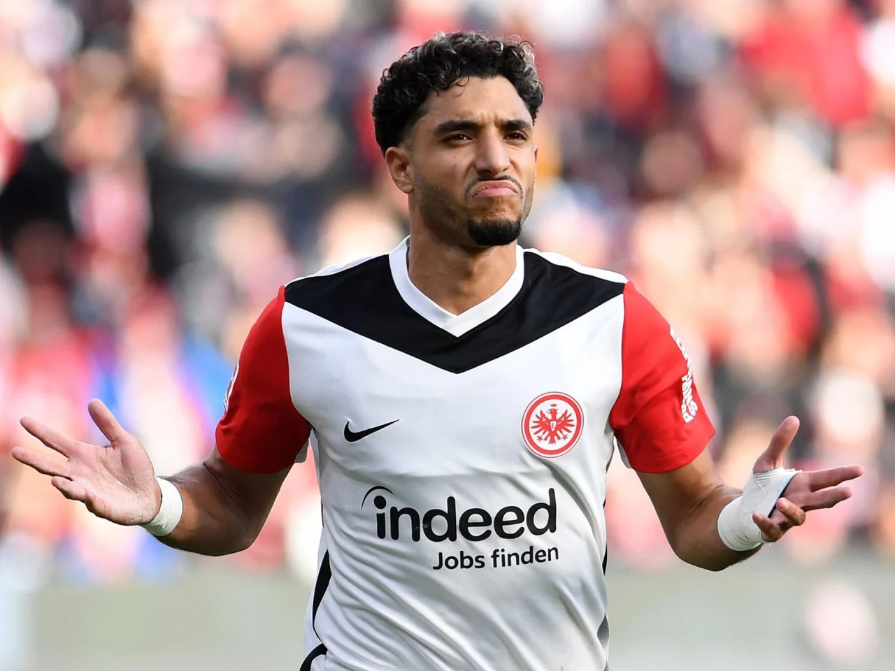 Mısırlı yıldız Marmush, düğünü nedeniyle Özbekistan'a karşı oynamayacak