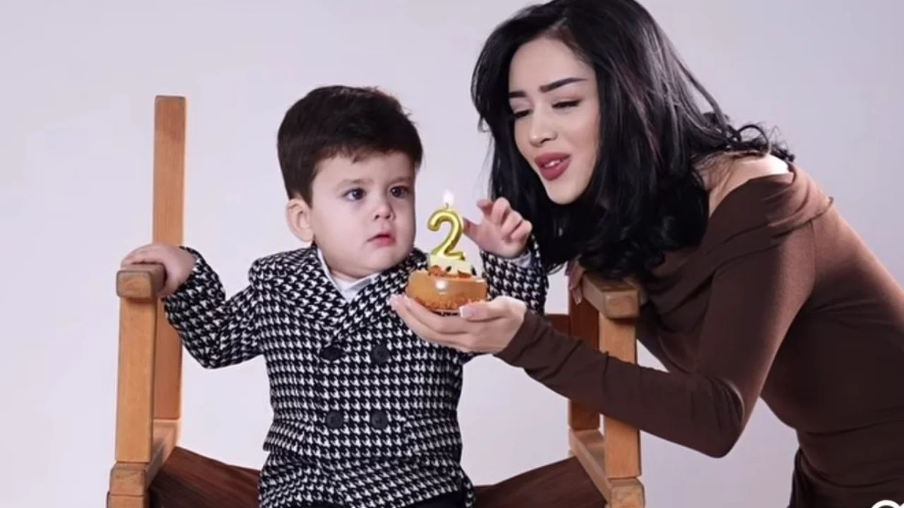 Чарос Ғафурова ўғли Сафонинг 2 ёшини самимий тарзда нишонлади