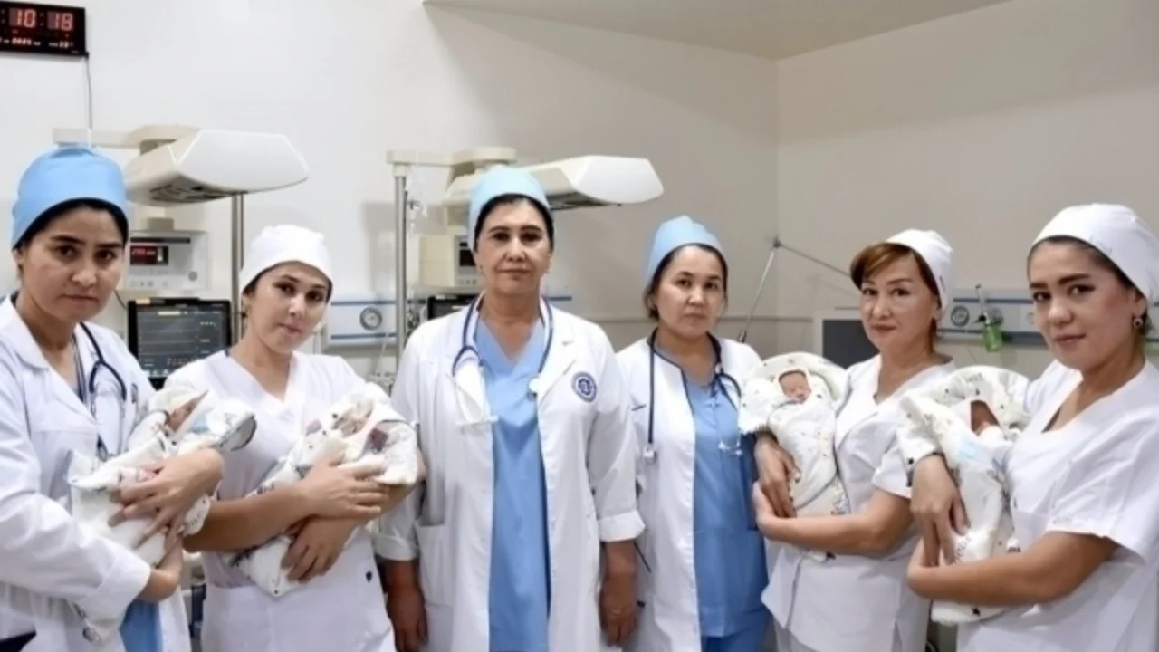 Чудо в Карши: в одной семье одновременно родились 4 девочки