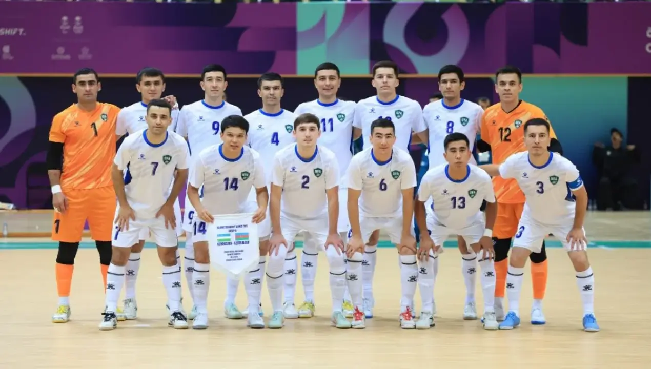Özbekistan futsal oyuncuları Azerbaycan'ı büyük bir skorla mağlup etti