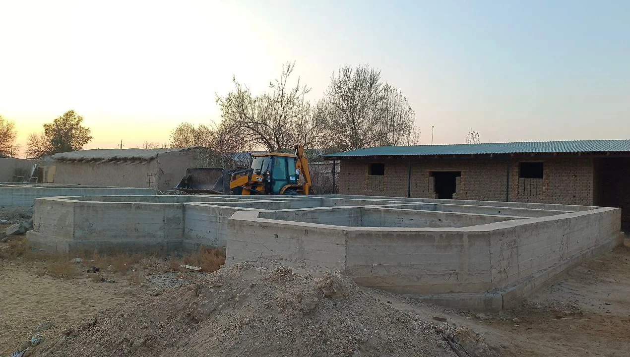 Nukusda yana bir noqonuniy qurilma majburiy buzdirildi