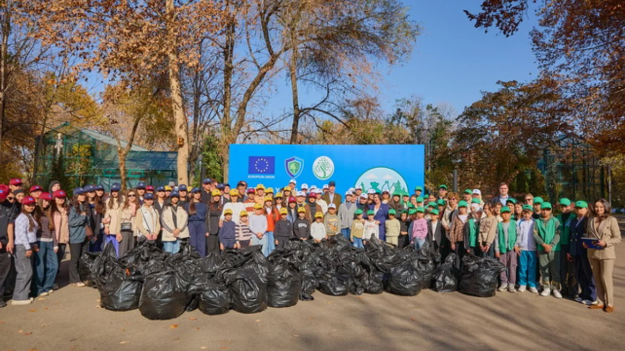 EU diplomats cleared the Botanical Garden