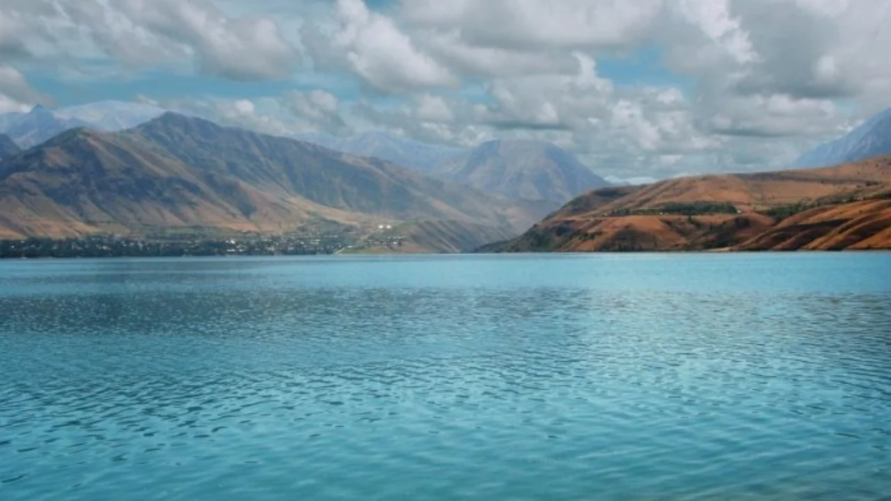 The official names of 130 rivers and lakes have been updated