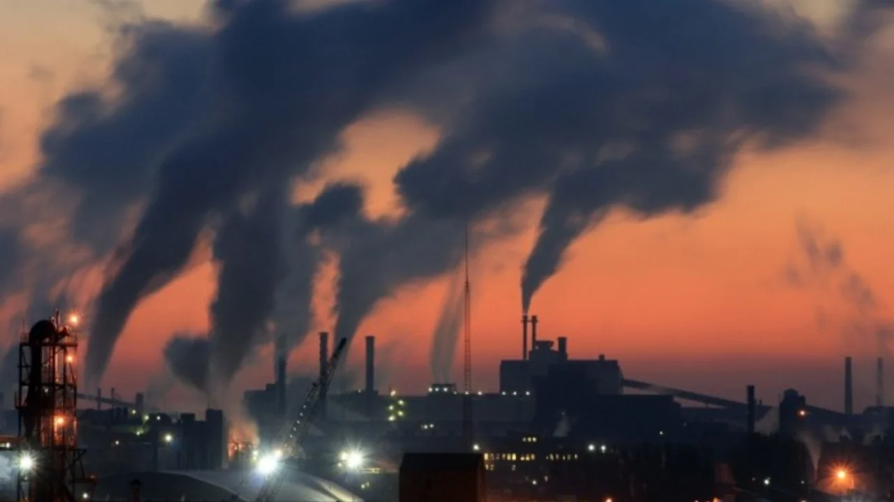 Atmosferaga zarar yetkazayotgan korxonalar ustidan qanday choralar ko‘rildi?