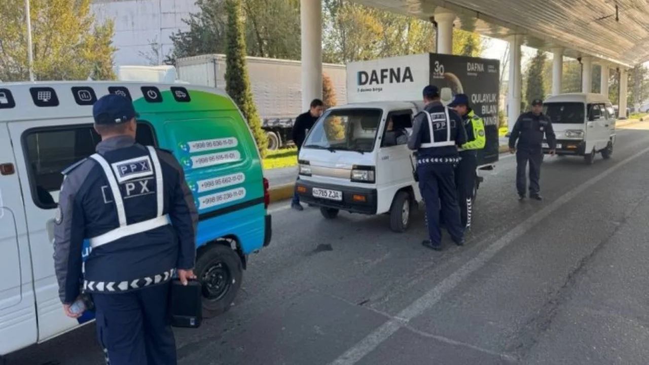 Toshkentda avtomobillardagi noqonuniy reklamalarga chek qo‘yilmoqda