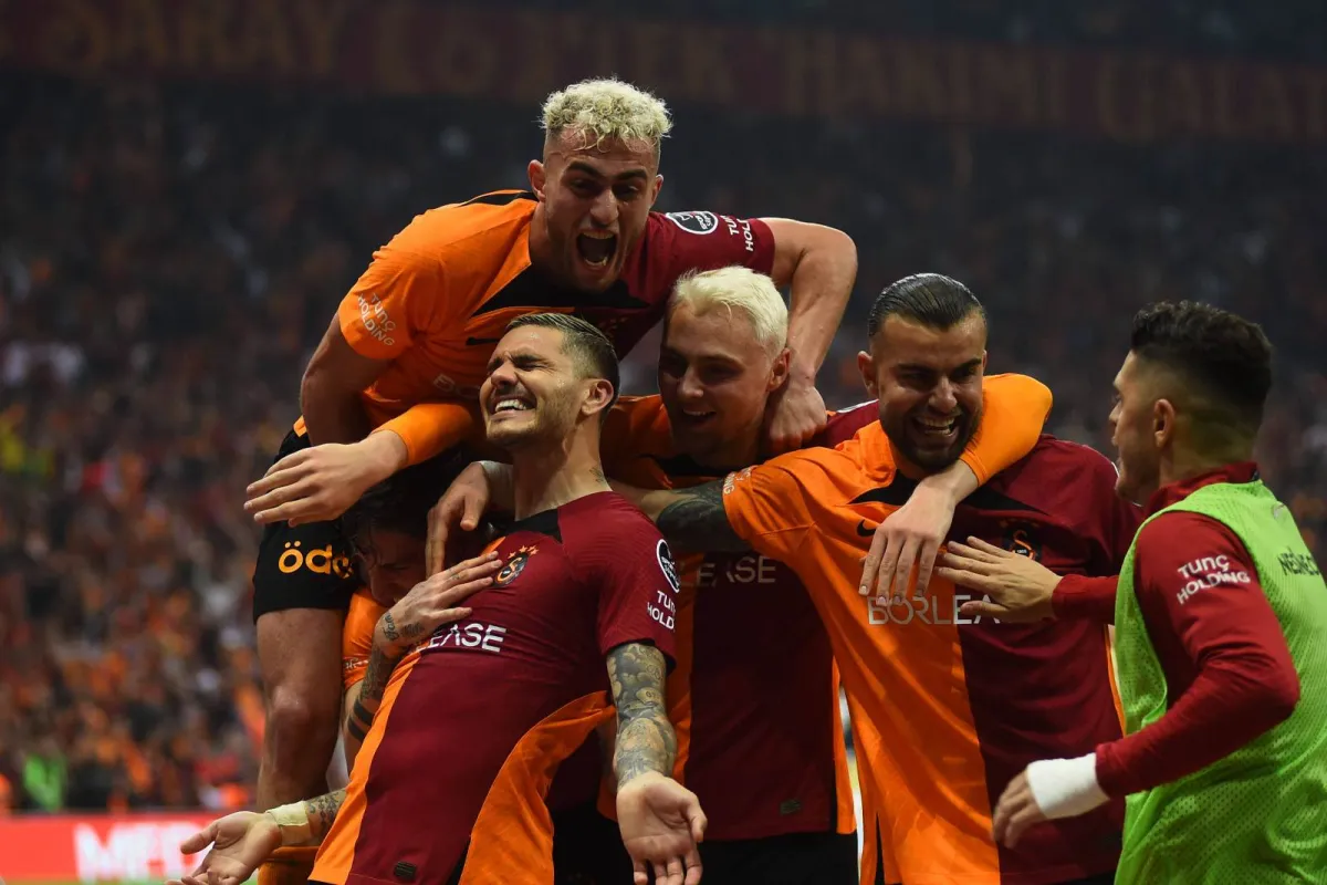 "Galatasaroy" futbolchisini shubha tufayli chetlatdi