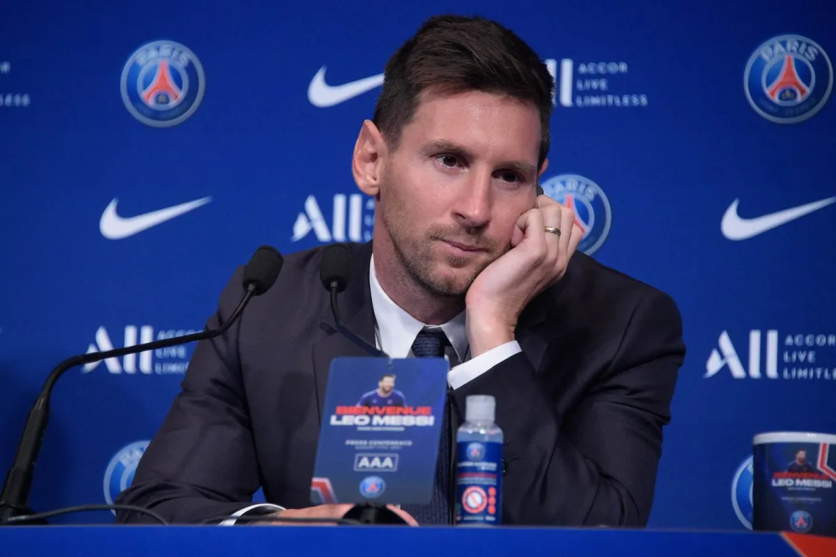 Месси Париждаги қийинчиликларни эслади