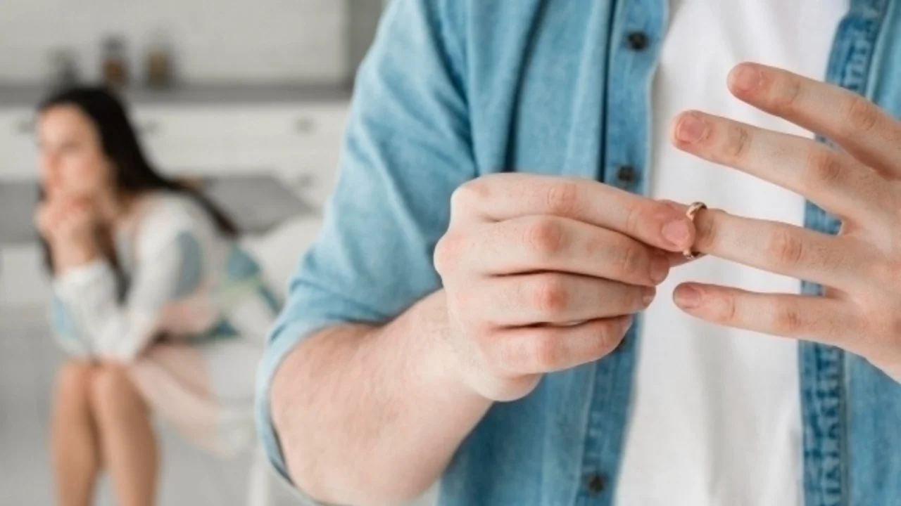 Россияда ажрашганлар 40 минг рубл тўлайди