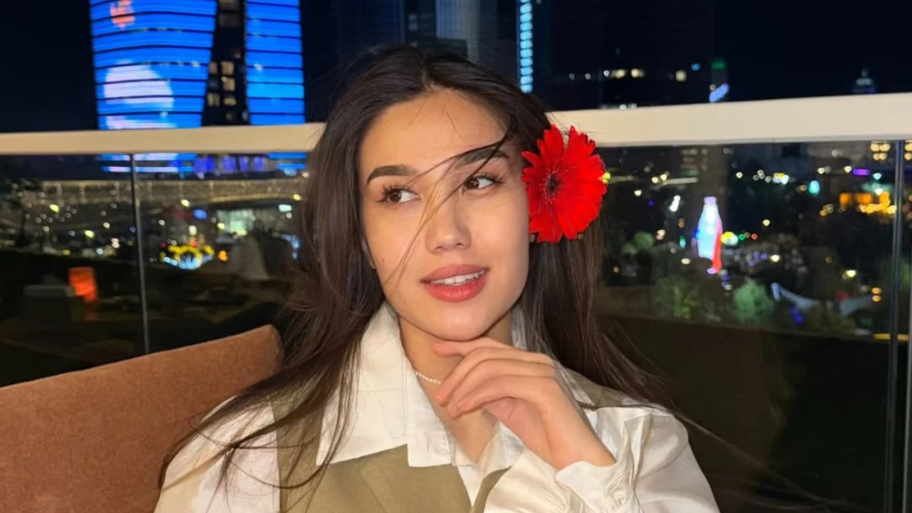 Bonu İkromova'nın saçının tesadüfi bir yangın sonucu zarar gördüğü bildirildi