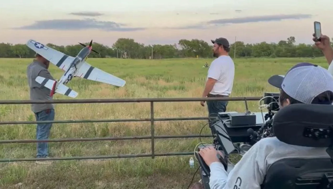 Фикр кучи орқали парвоз: Neuralink технологияси орқали самолёт бошқарилди (видео)