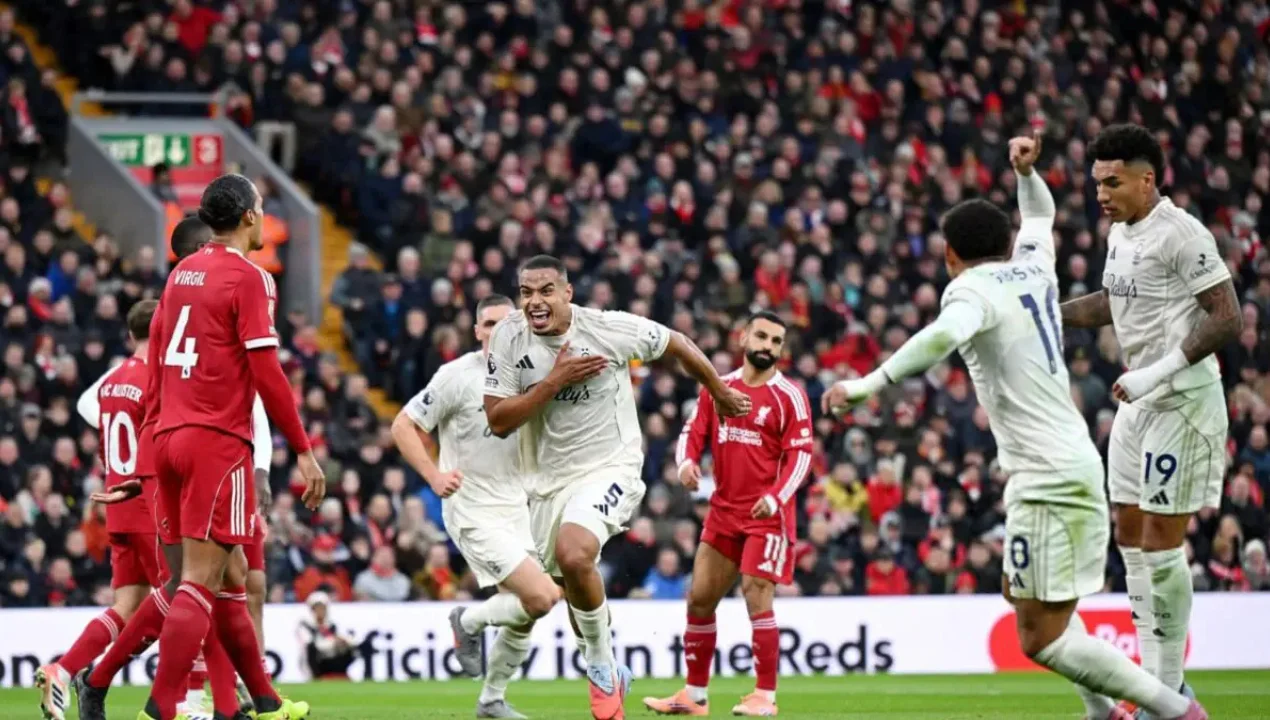 АПЛда фавқулодда тур: чемпион йирик ҳисобда мағлуб бўлди... (видео)