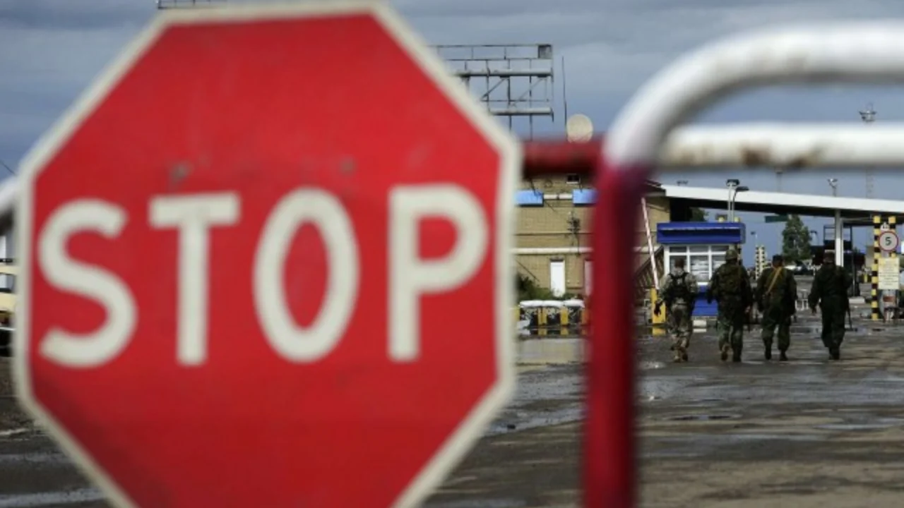 Россия 160 минг мигрант учун киришни қатъий тўхтатди