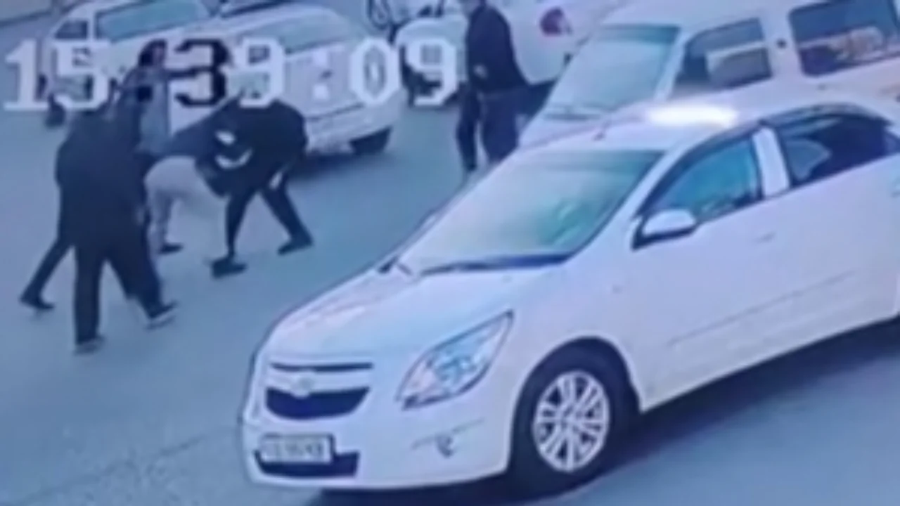 В Андижане водители устроили скандал из-за борьбы за почту