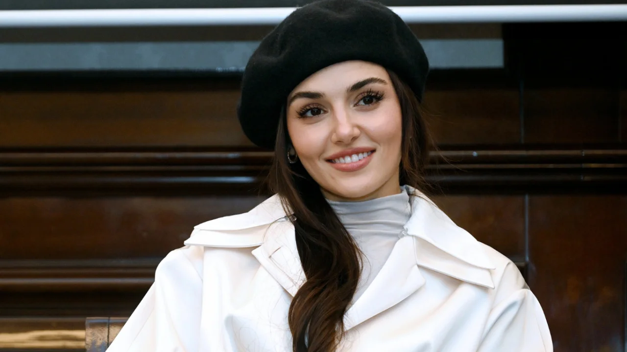 Ханде Эрчел Мәскеуге келді (видео)