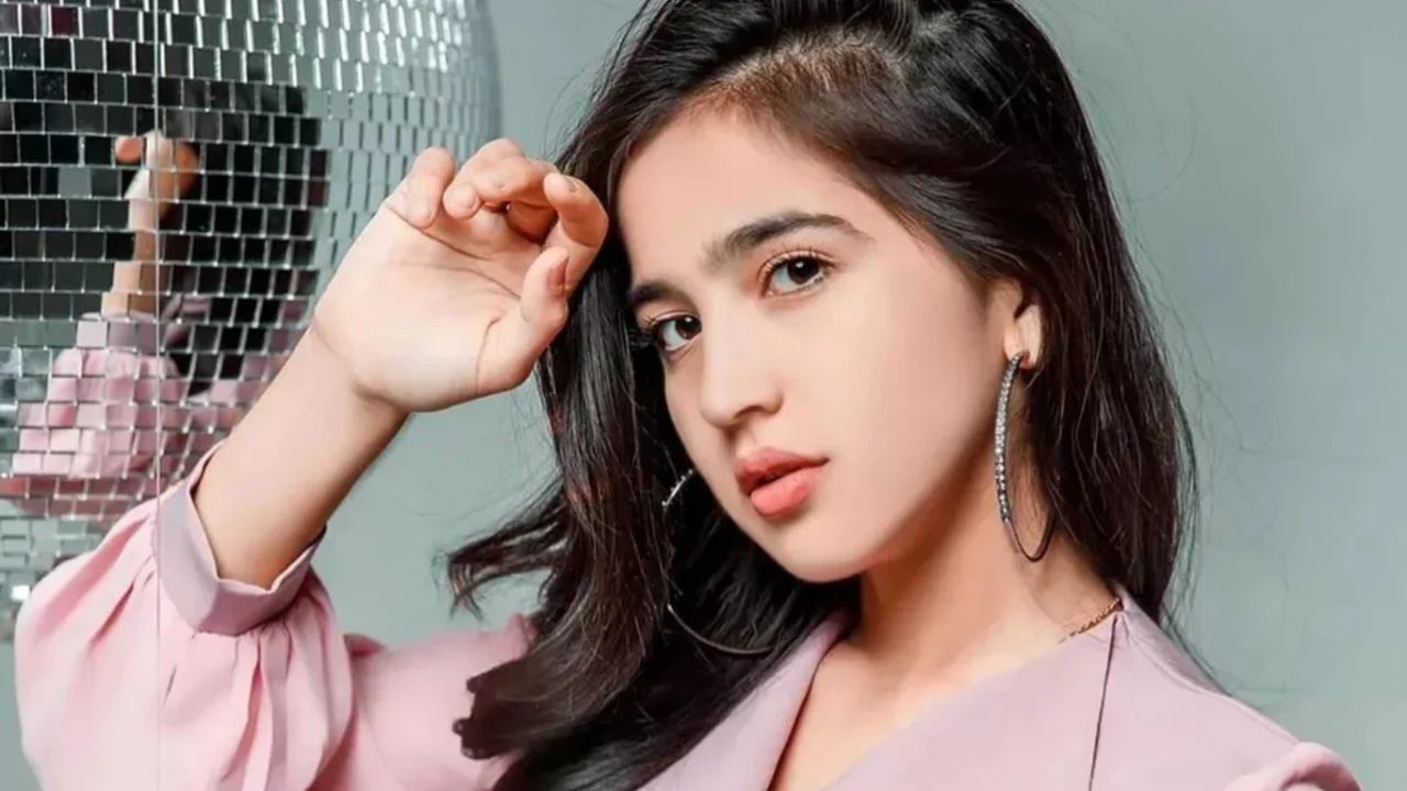 Дурдона Қурбонова тренддаги видеони синаб кўрди (видео)