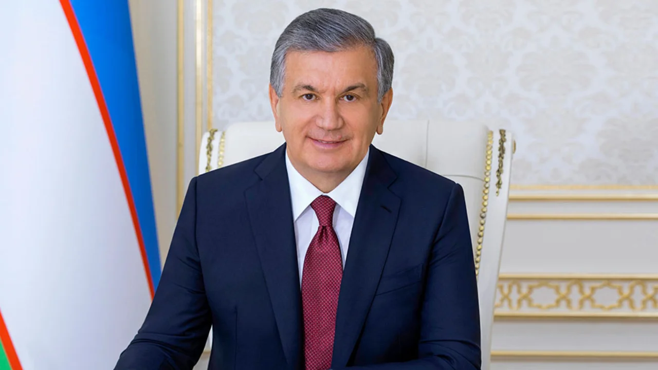 Başkan Mirziyoyev sağlık çalışanlarını tebrik etti