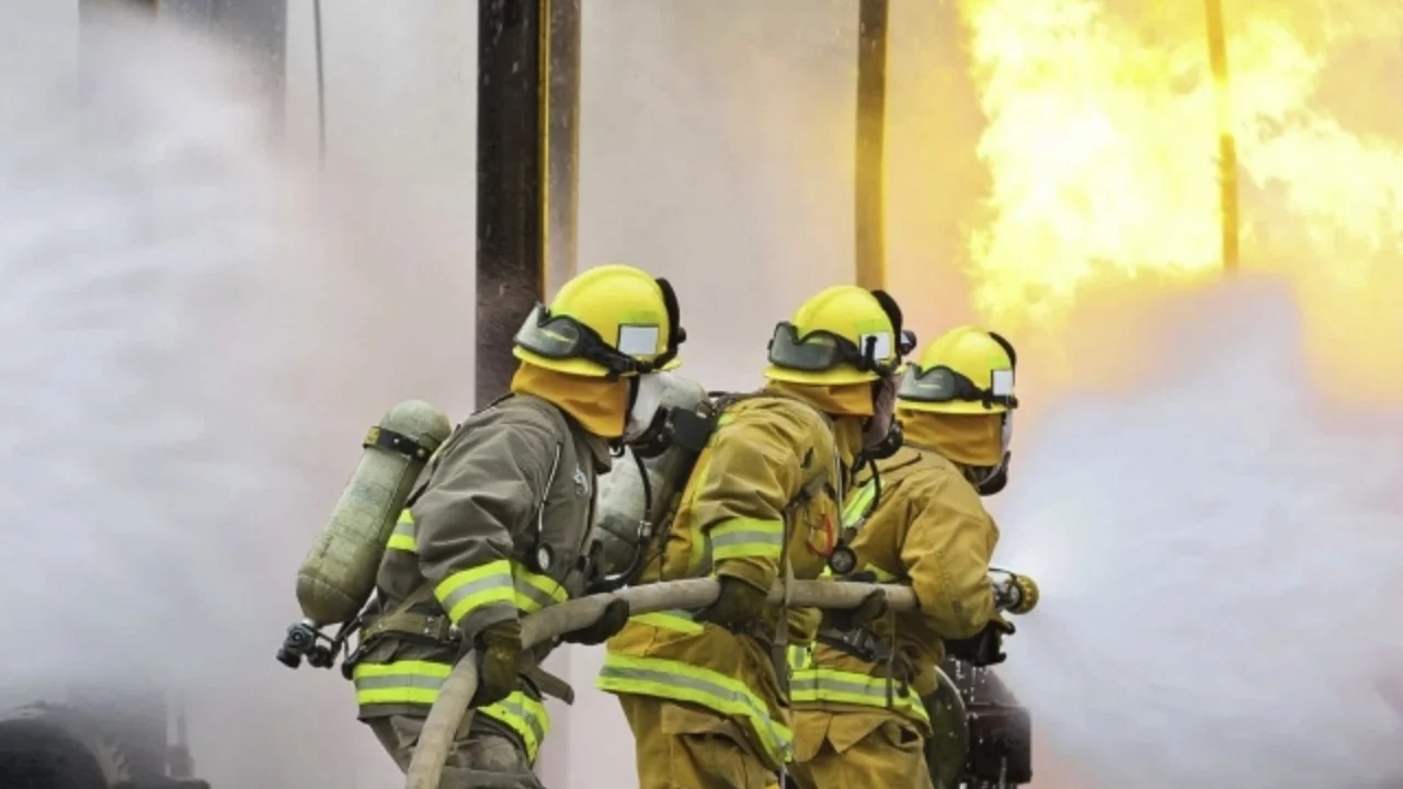 Zangiota'daki bir üretim atölyesinde büyük bir yangın çıktı